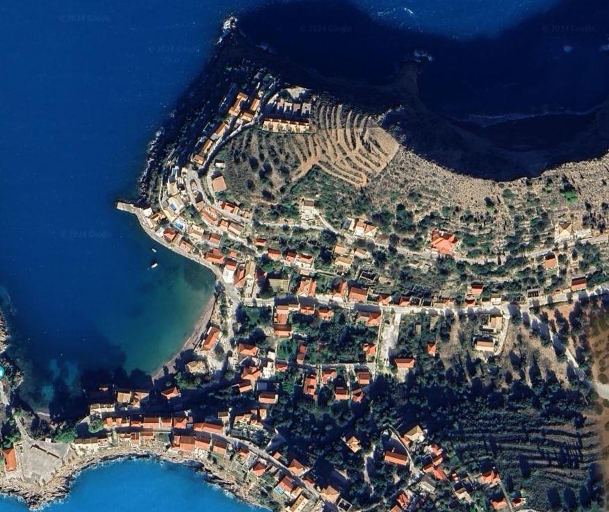 ΟΙΚΟΠΕΔΟ ΣΤΗΝ ΑΣΣΟ
